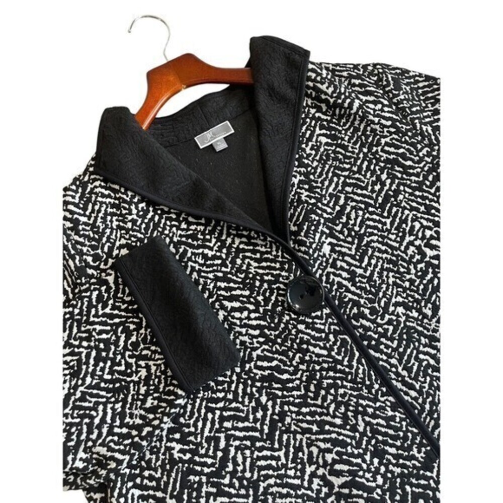 JM COLLECTION Women's XL MED Front‎ Button White Black Knit Cardigan Jacket Coat